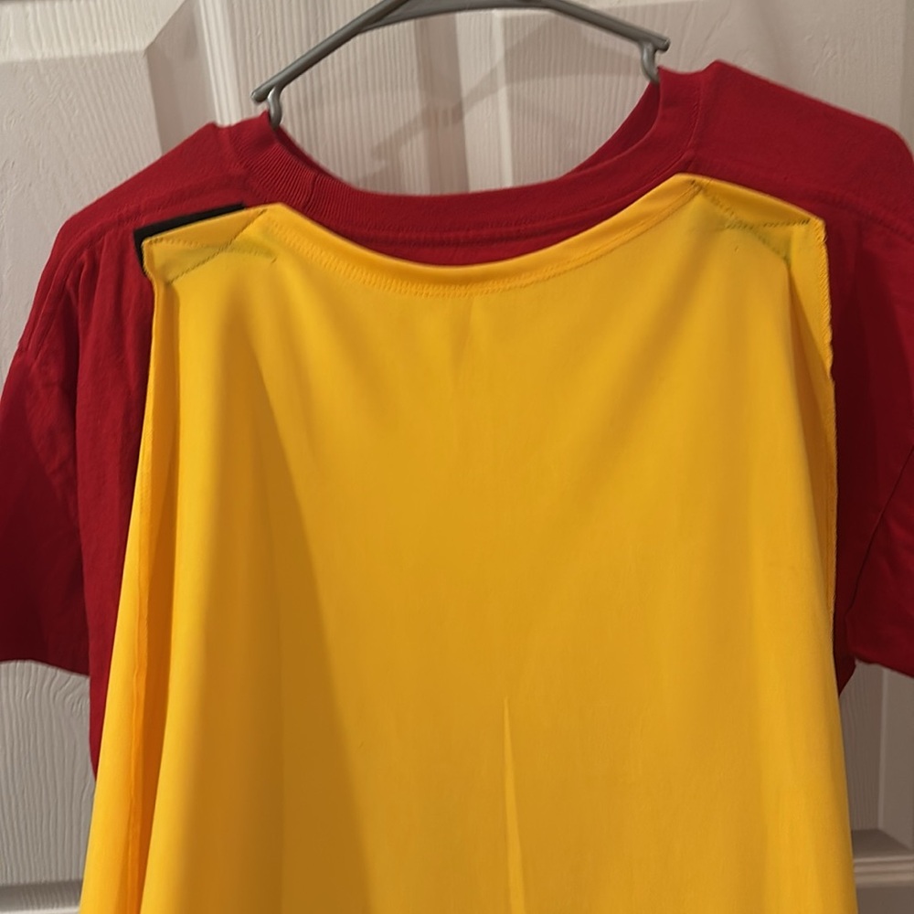 Bazinga T-shirt with detachable cape yellow - Picture 2 of 3